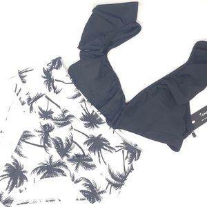 Ruffled Two Piece Lady’s Bikini Swimsuit NWT Sz S